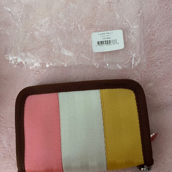 Harveys Banana Split purse, wallet, and accessory bundle - Picture 4 of 8